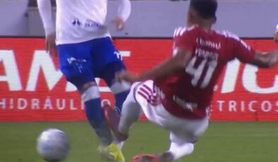 Futbolda bir ilk: Sakatladığı rakibi iyileşene kadar sahaya çıkamayacak