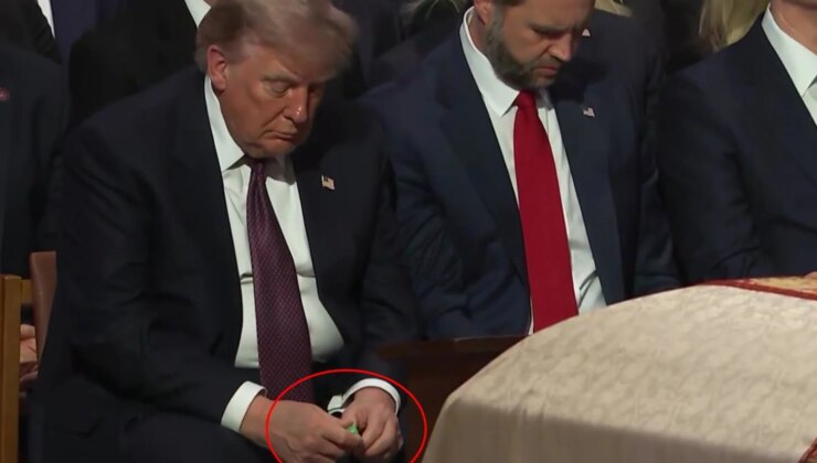 Cenaze törenine damga vuran görüntü: Trump’a dikkat