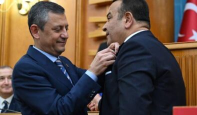 CHP Ankara Milletvekili Adnan Beker partisinden istifa etti