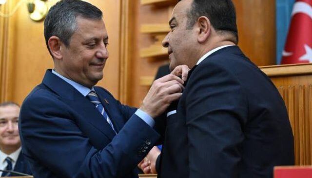 CHP Ankara Milletvekili Adnan Beker partisinden istifa etti