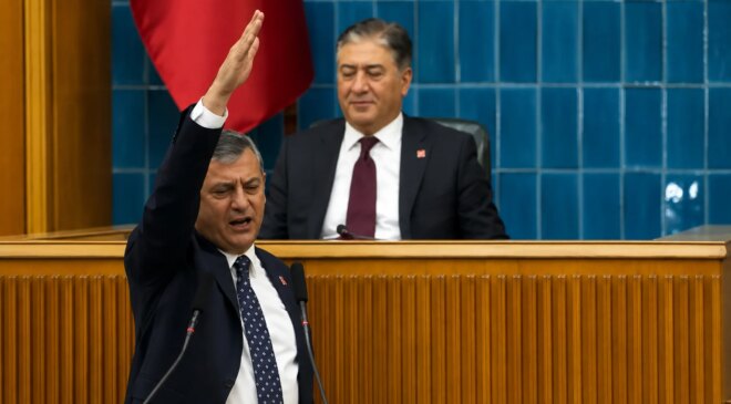 Özgür Özel’in yeni parti açıklaması sonrası CHP’de istifa dalgası