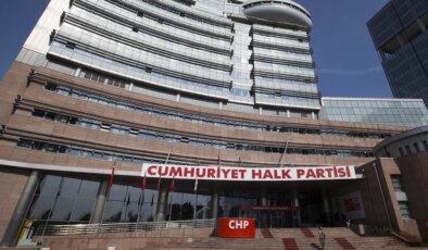 CHP’deki bölünme devam ediyor: Belediye başkanı istifa etti