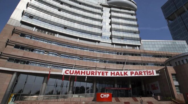 CHP’deki bölünme devam ediyor: Belediye başkanı istifa etti