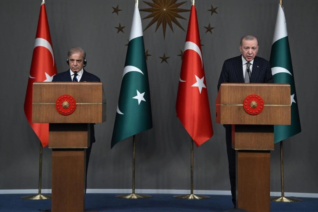 Pakistan Başbakanı Şerif'ten Erdoğan'a övgü