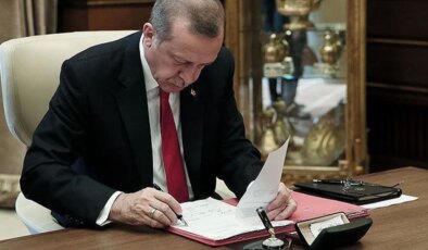 Bakanlıklarda görevden alma ve atama kararları Resmi Gazete’de