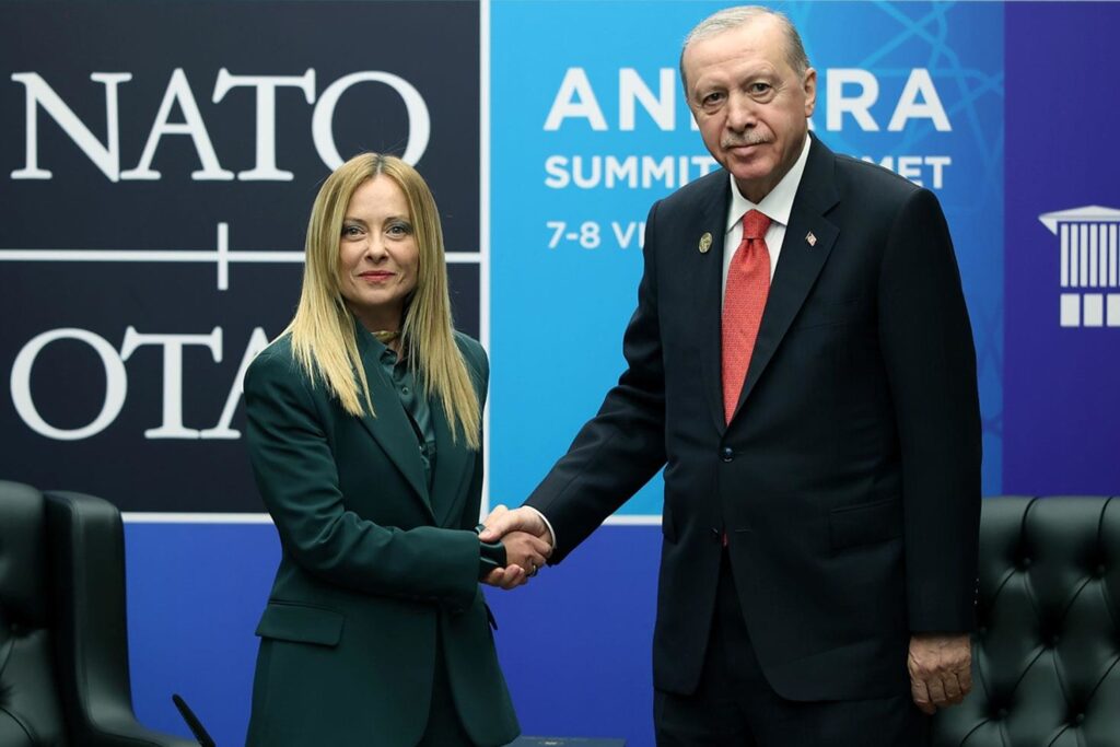 Cumhurbaşkanı Erdoğan'dan NATO Zirvesi Öncesi Önemli Görüşmeler