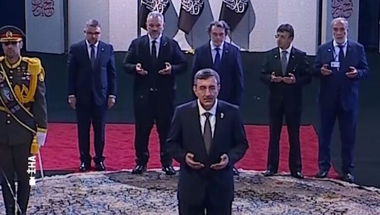 Cumhurbaşkanı Yardımcısı Yılmaz, Hamaney’in cenazesinin önünde dua okudu