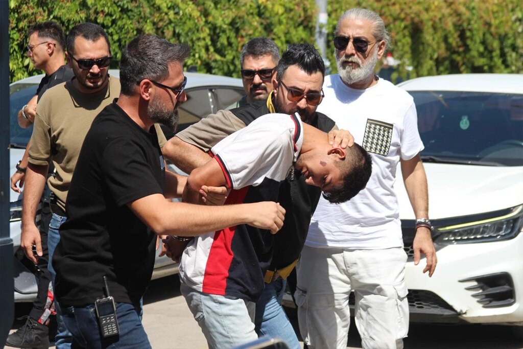 Husumetlilerine ateş açtı, yoldan geçen kişiyi öldürdü!