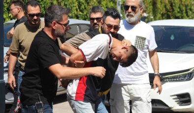 Husumetlilerine ateş açtı, yoldan geçen başkasını öldürdü