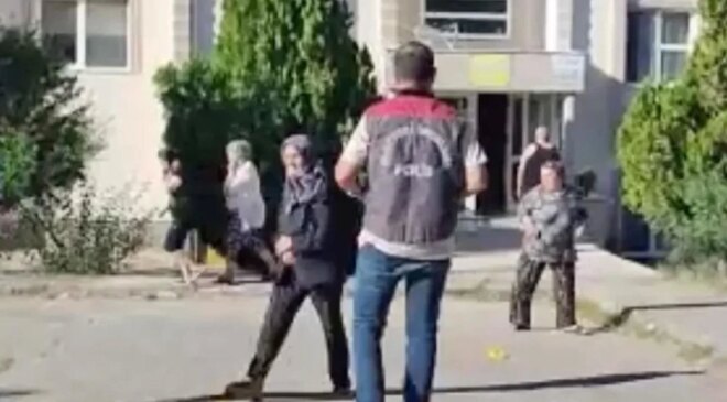 Edirne’de emekli polis, tartıştığı komşusu ile eşi ve çocuğunu tabancayla vurdu