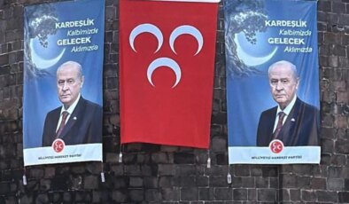 DEM Parti’nin kalesine MHP ve Bahçeli’nin pankartları asıldı