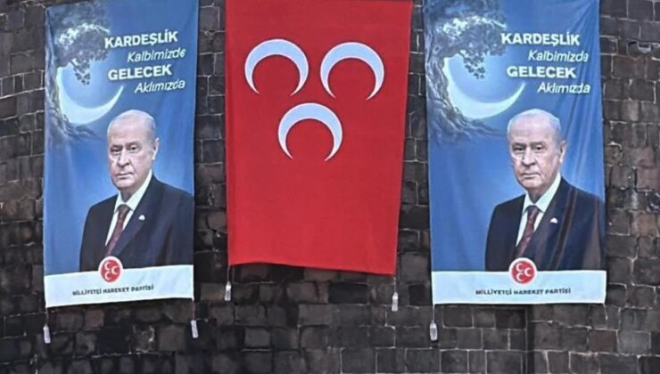 DEM Parti’nin kalesine MHP ve Bahçeli’nin pankartları asıldı