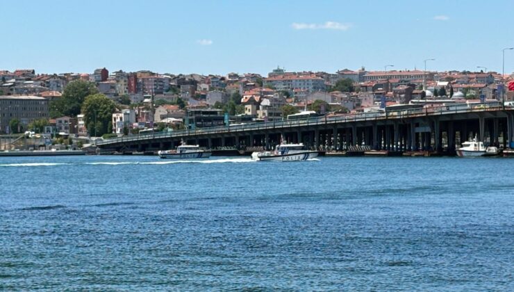 Denizde korkunç kaza: Tur teknesi köprü ayağına çarptı, bir denizci kayıp