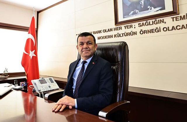 Denizli Büyükşehir belediye başkanı, Yeni Parti’ye geçti