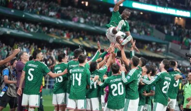 Dördüncü maçında da gol yemeyen Meksika, Ekvador’u evine gönderdi
