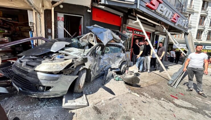 Ankara’da korkunç kaza! EGO otobüsü iş yerine daldı, çok sayıda yaralı var
