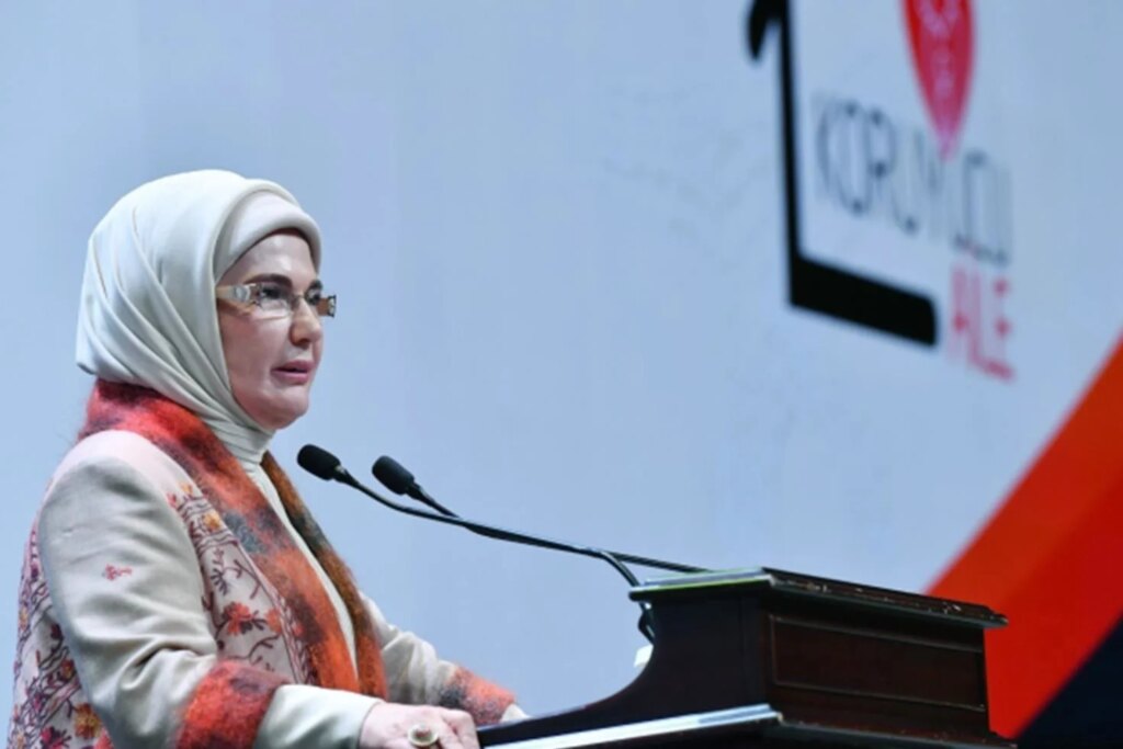 Emine Erdoğan'dan koruyucu aile vizyon çalıştayı paylaşımı