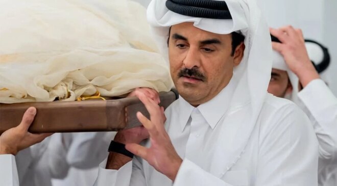 Katar Eski Emiri Şeyh Hamad Bin Halife Al Sani son yolculuğuna uğurlandı, tabutunu oğlu omuzladı