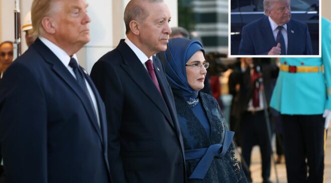 Trump, mehter marşını “OK” işaretiyle onayladı
