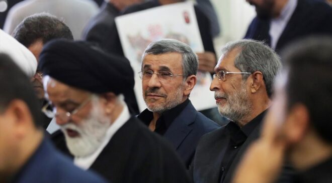 İran eski Cumhurbaşkanı Ahmedinejad, Hamaney’i anma programında görüntülendi