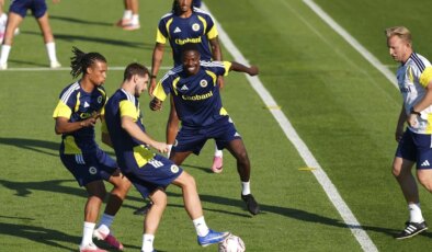 Fenerbahçe’den gece yarısı kadro değişikliği