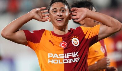 Galatasaray geriye düştüğü maçta farka koştu