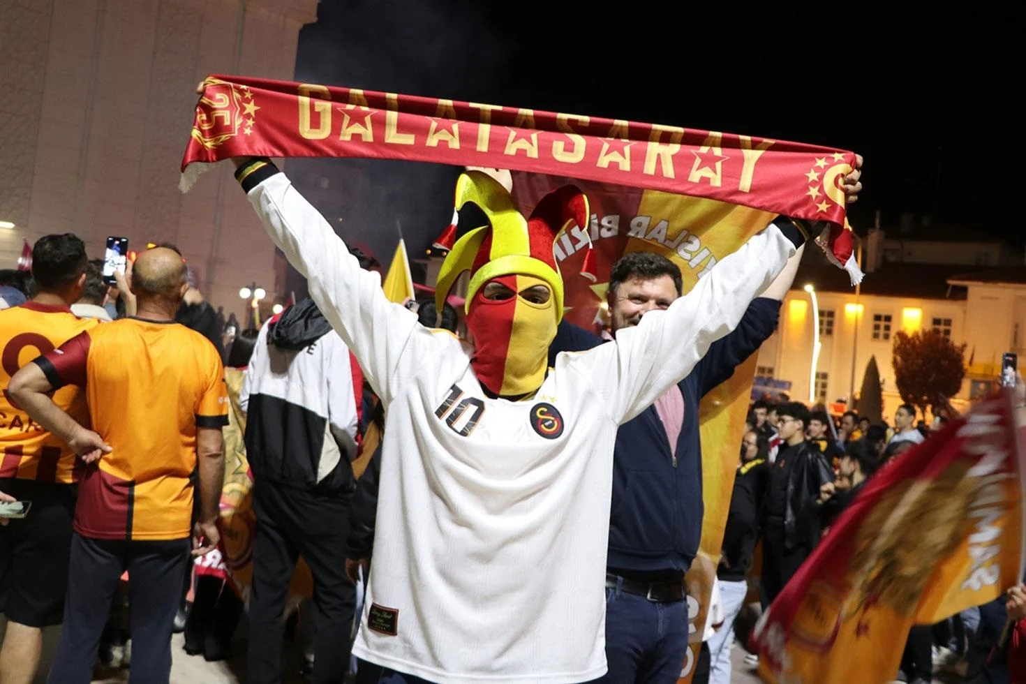 galatasaraya transfer olali aylar olmustu takimdan ayrilmasi an meselesi 20067600 30