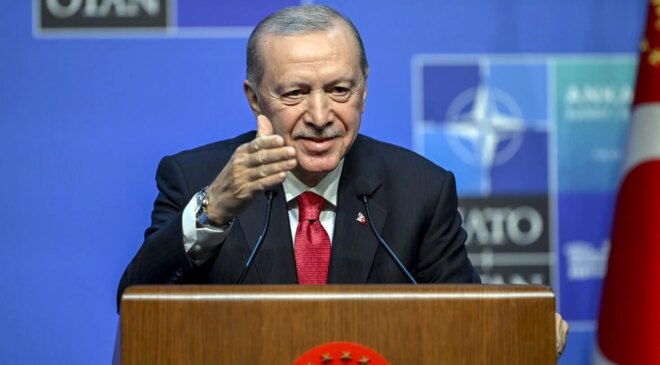Cumhurbaşkanı Erdoğan’dan Yunan gazeteciye: Gözlerinden tanırız