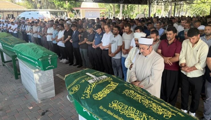 Günün en acı karesi! Aynı aileden 4 tabut yan yana