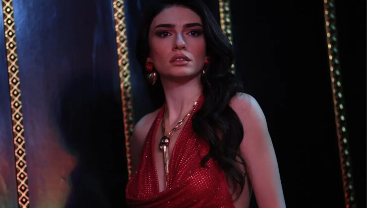 Hazar Ergüçlü’den Tatilden Dikkat Çekici Pozlar