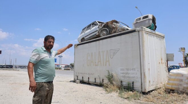 Arkadaşının Toros’unu hırsızlardan koruyabilmek için forkliftle konteynerin üzerine koydu