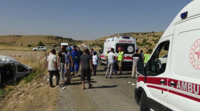 Gercüş’te feci kaza: Çok sayıda yaralı var