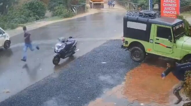 Hindistan’da heyelan tankeri ve insanları sürükledi: 3 ölü, 9 yaralı