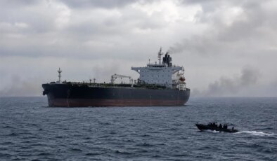 Kızıldeniz’de tansiyon yeniden yükseliyor: Yemen açıklarında tankere saldırı