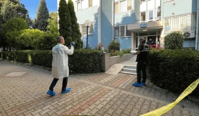 İlçe ayakta! Yaşlı kadın evinde boğazı kesilmiş halde bulundu