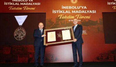 İstiklal Yolu’nun kahraman ilçesine Meclis’te tarihi tören