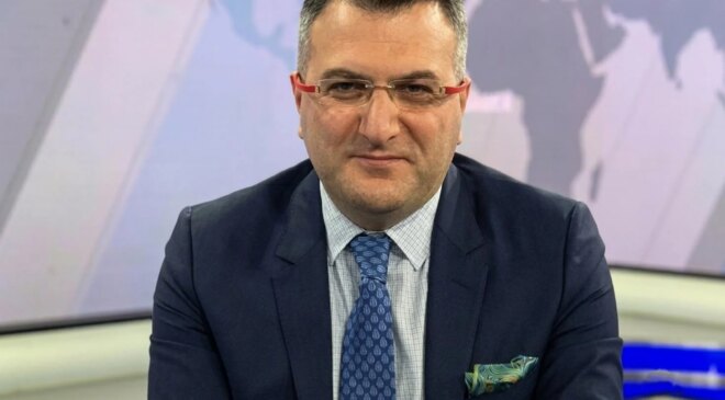 Cem Küçük’le ilgili dikkat çeken iddia! İş adamlarının şikayetiyle gözaltına alınmış