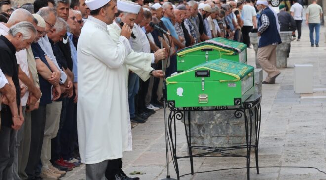 Kadere bak! Farklı şehirlerde yaşayan anne ve oğlu 2 saat arayla vefat etti
