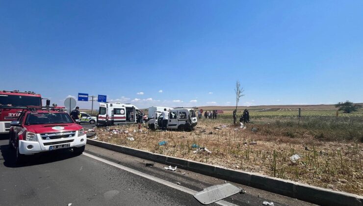 Tekirdağ’da kamyon ile otomobil çarpıştığı kazada 2 kişi hayatını kaybetti