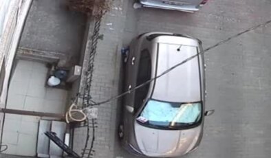 Küçükçekmece’de kasklı saldırgan pusu kurup kurşun yağdırdı: Ağır yaralanan şahıs hastaneye kaldırıldı