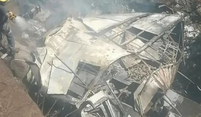 Katliam gibi kaza! En az 18 kişi hayatını kaybetti, çok sayıda yaralı var