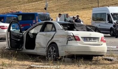 Çankırı’da tır-otomobil çarpıştı: 3 ölü, 2 yaralı