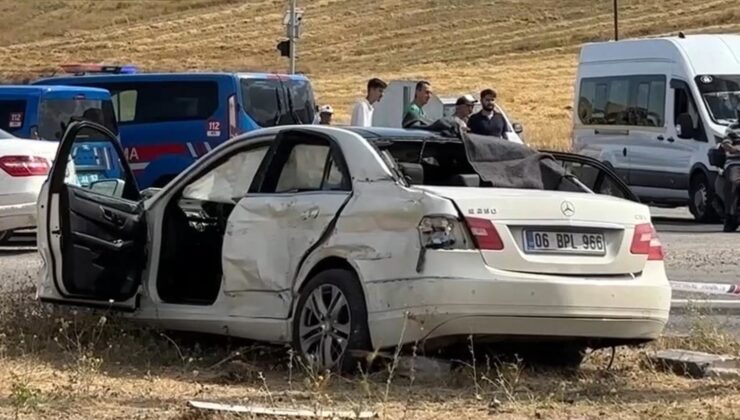 Çankırı’da tır-otomobil çarpıştı: 3 ölü, 2 yaralı