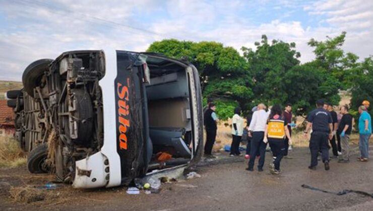 Kırıkkale’de devrilen yolcu otobüsündeki 41 kişi yaralandı