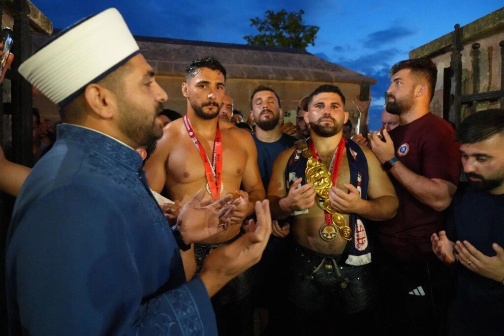 Başpehlivan Erkan Taş, Kırkpınar Hamam Geleneğini Sürdürdü