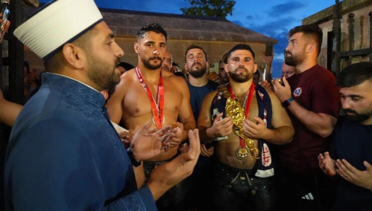 Başpehlivan Erkan Taş, Edirne’de hamam geleneğini sürdürdü