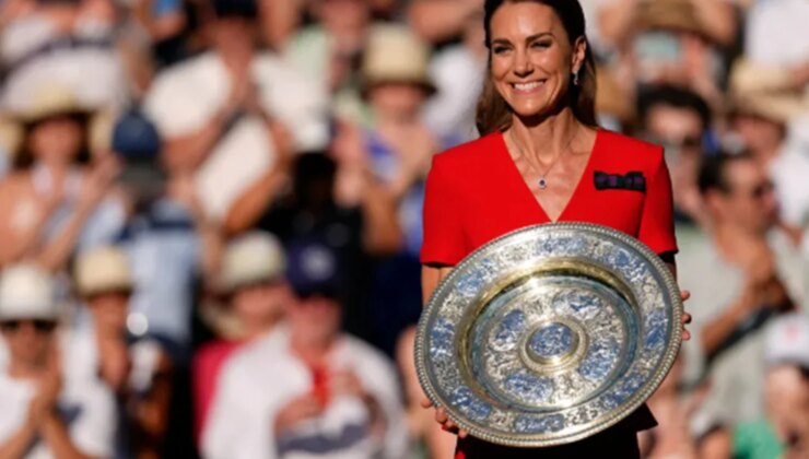 Wimbledon’da Kate Zarafeti: Kırmızı elbisesiyle tüm bakışları topladı!