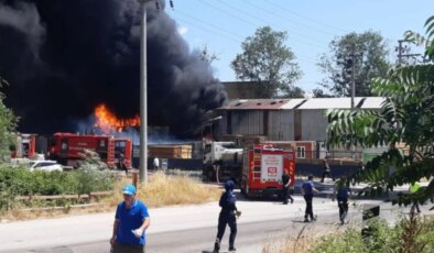 Kocaeli’de fabrika yangını! Alevler birden yükseldi