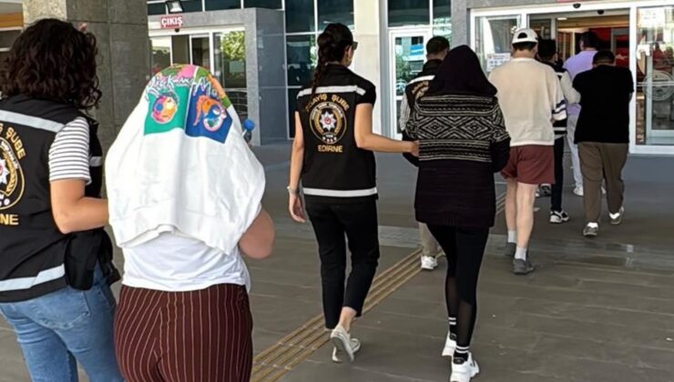 Kod adı şeftali! Üniversiteli kızların hayatlarını böyle kaydırmışlar