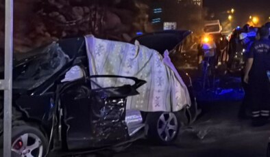 Mardin’de otomobil ile kamyon kafa kafaya: 2 ölü, 6 yaralı